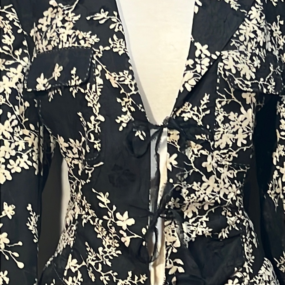 Anne Klein 2-tone jacquard fitted midi length jacket-4 flap pockets-silk ties - Picture 3 of 14